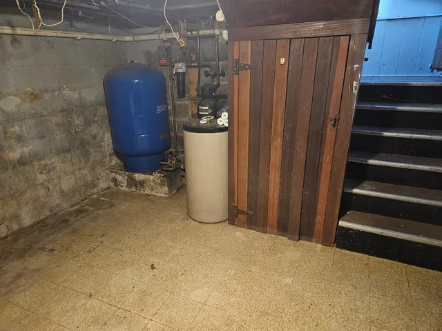 $250,000 | 514 Mineral Springs Drive, McHenry, IL 60051