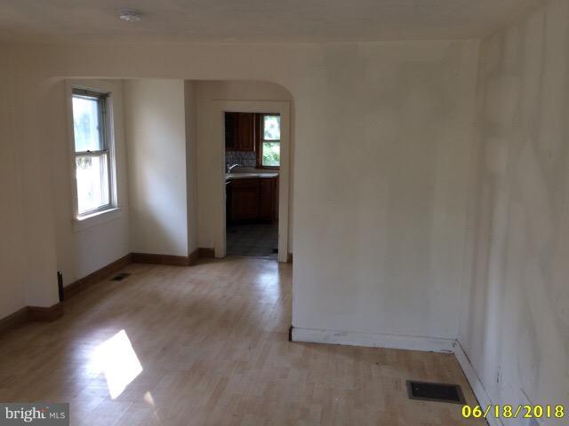 922 Bridgeview Road Baltimore, MD 21225 - Photo 9 of 24 Interior (General)