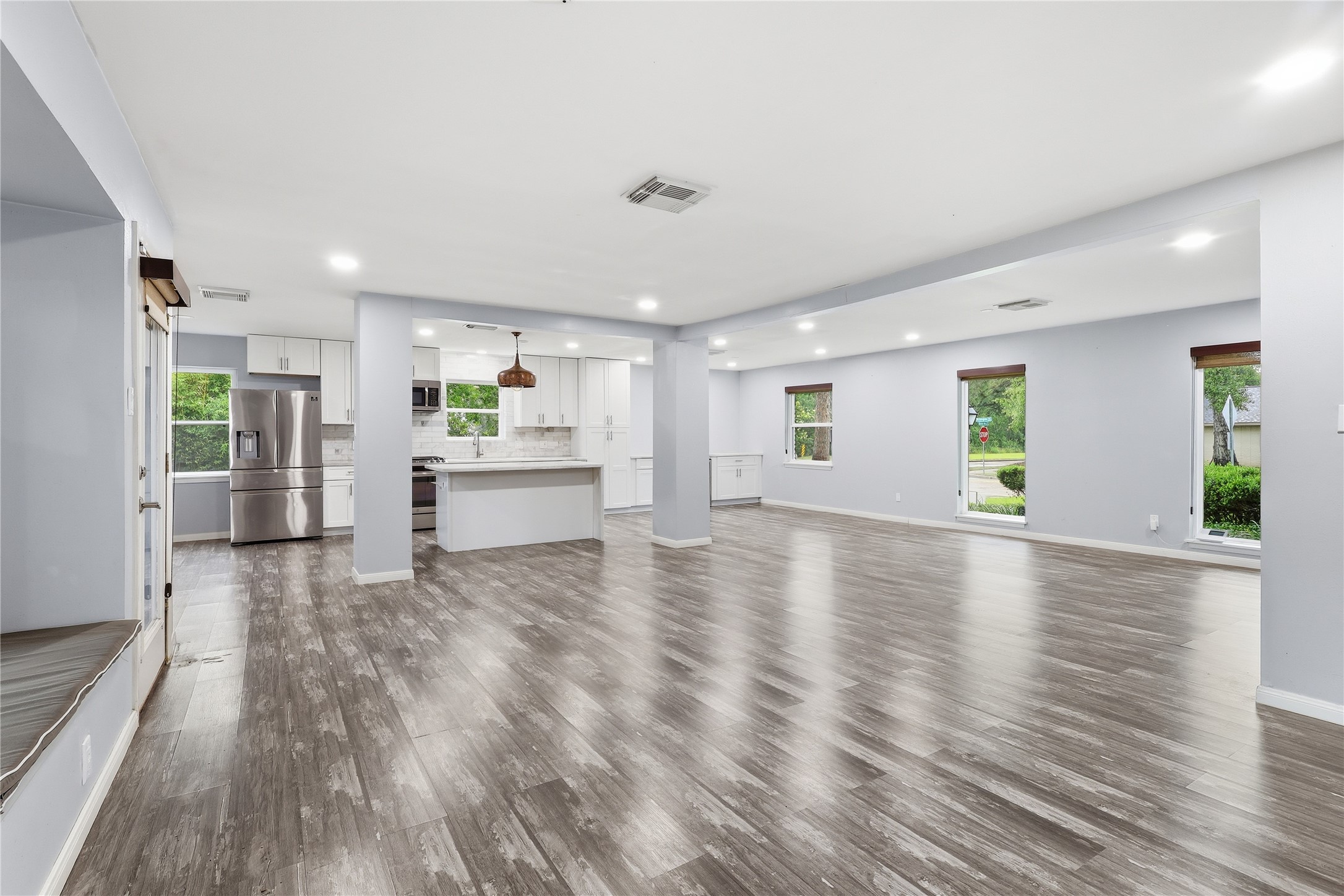 5347 Rutherglenn Drive Houston, TX 77096 - Photo 4 of 21 Open Concept