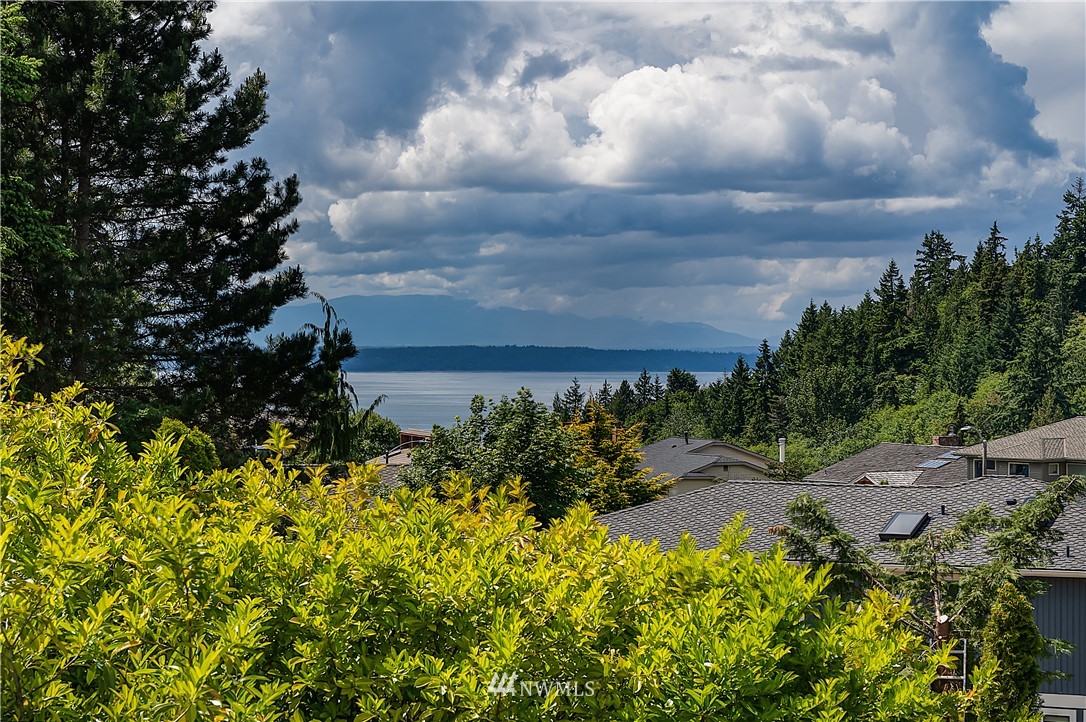 6326 147th Street Southwest Edmonds, WA 98026 - Photo 11 of 40 Gallery Image 11
