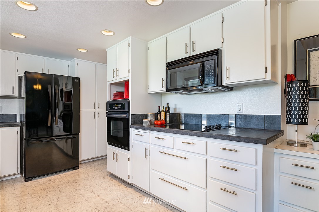 6326 147th Street Southwest Edmonds, WA 98026 - Photo 15 of 40 Gallery Image 15