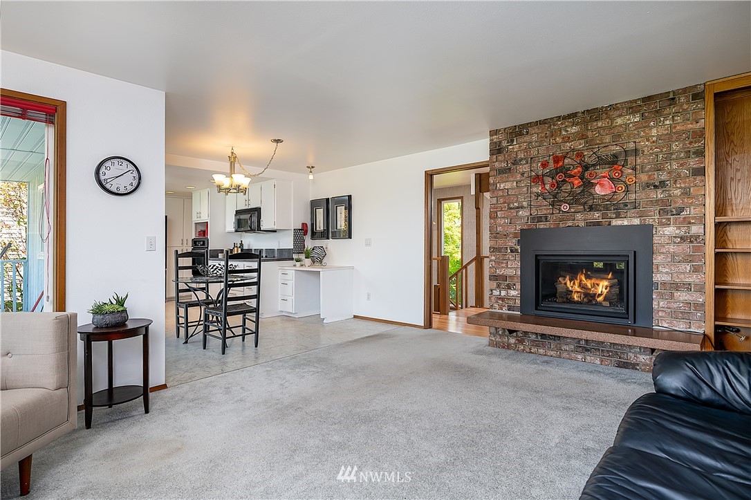6326 147th Street Southwest Edmonds, WA 98026 - Photo 7 of 40 Gallery Image 7