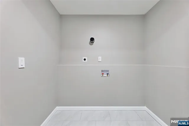 a view of a utility room