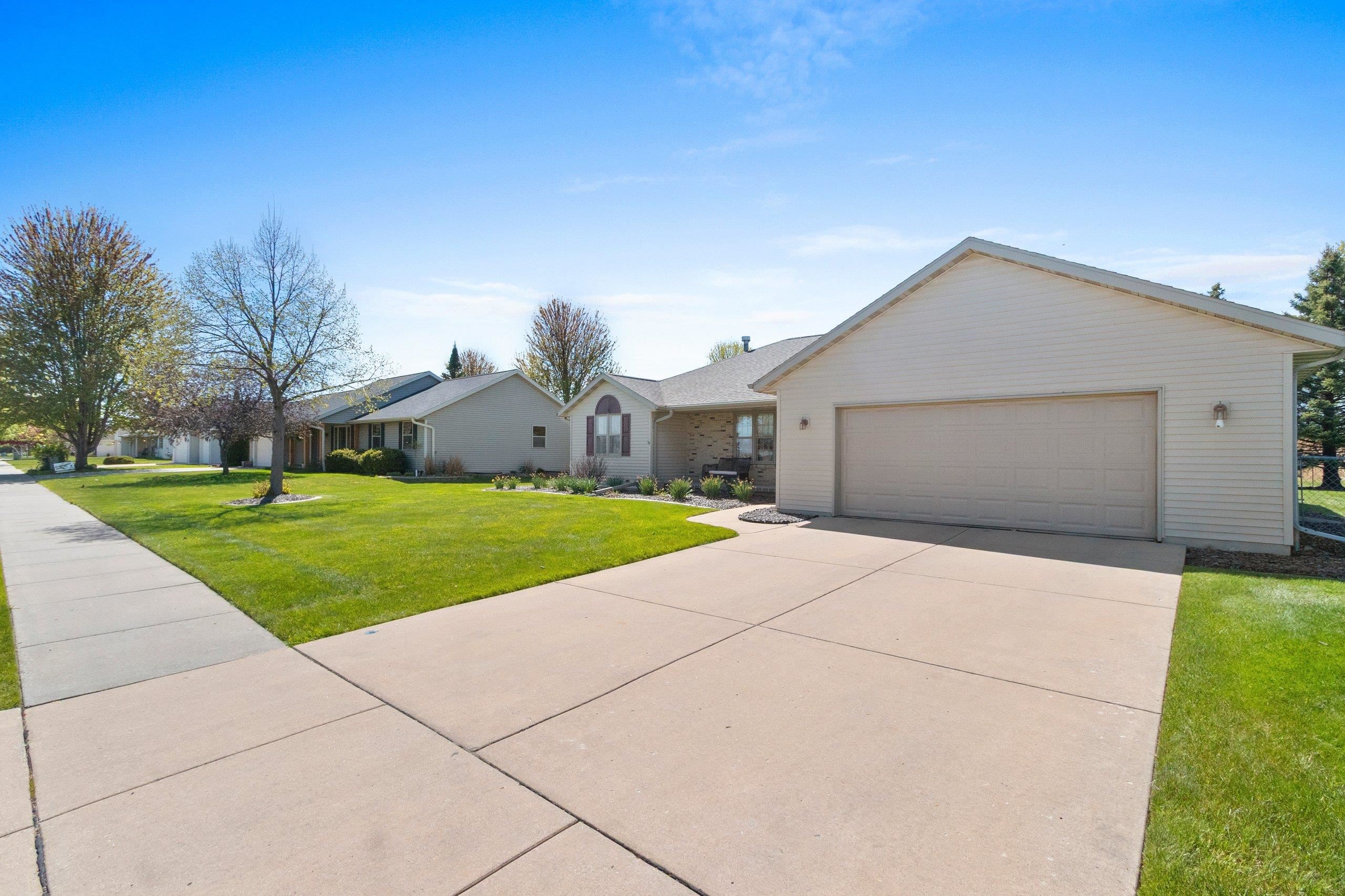 674 Swan Road De Pere, WI 54115 - Photo 48 of 51