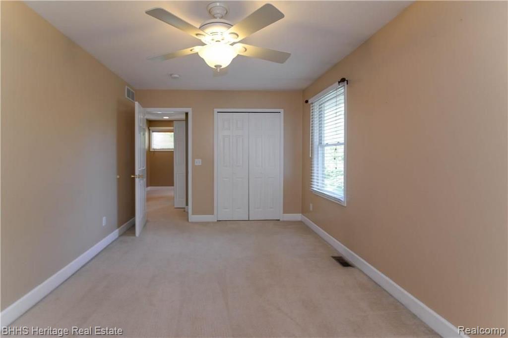 303 Byron Road Howell, MI 48843 - Photo 17 of 36