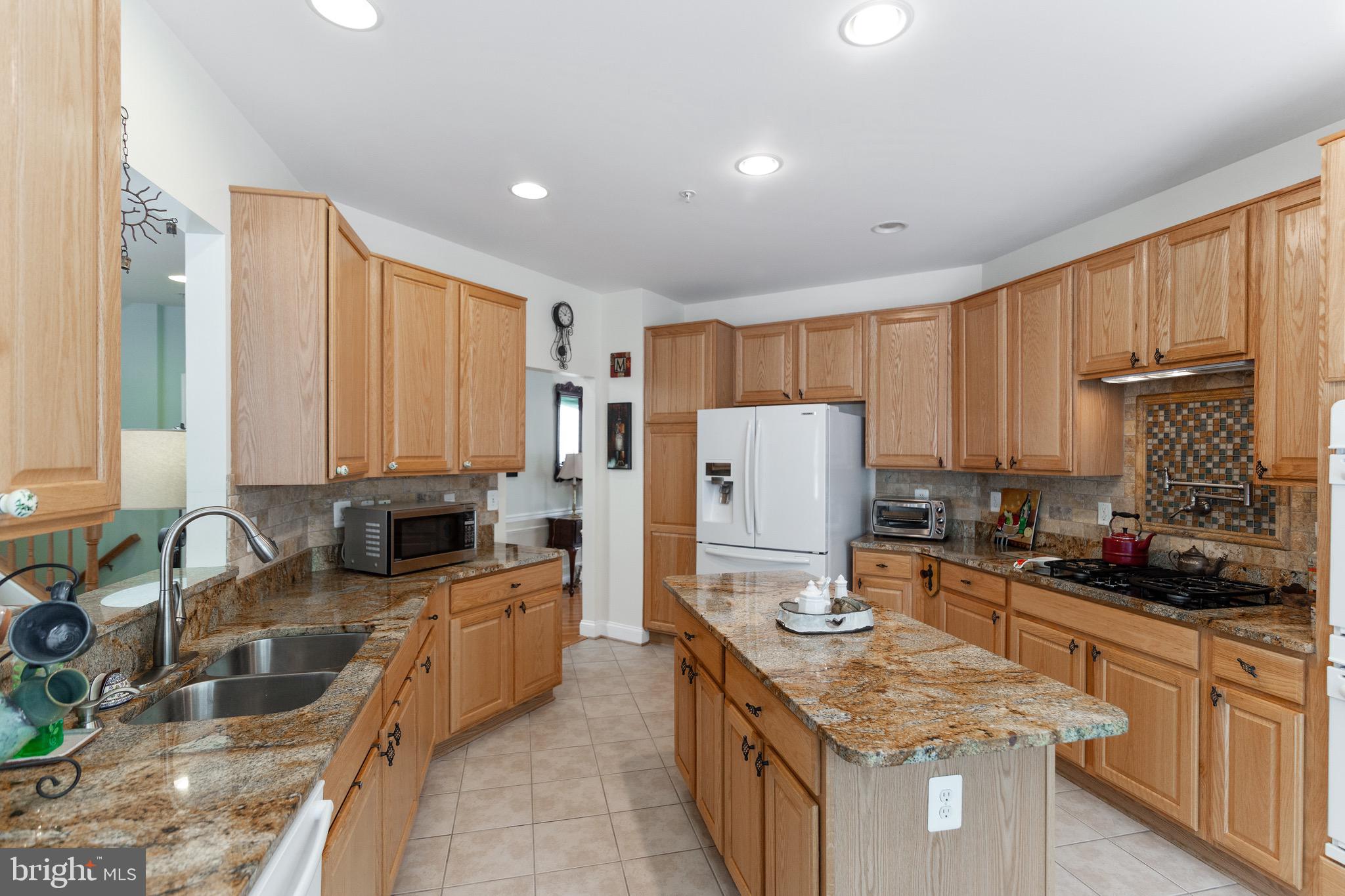 23122 Persimmon Ridge Road Clarksburg, MD 20871 - Photo 14 of 43 Kitchen
