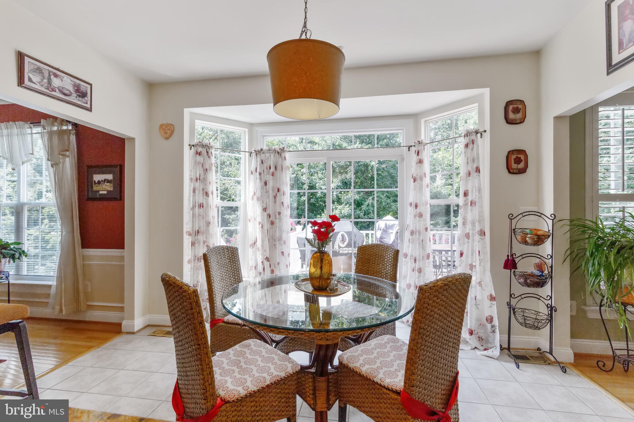 23122 Persimmon Ridge Road Clarksburg, MD 20871 - Photo 17 of 43 Eat-in Kitchen