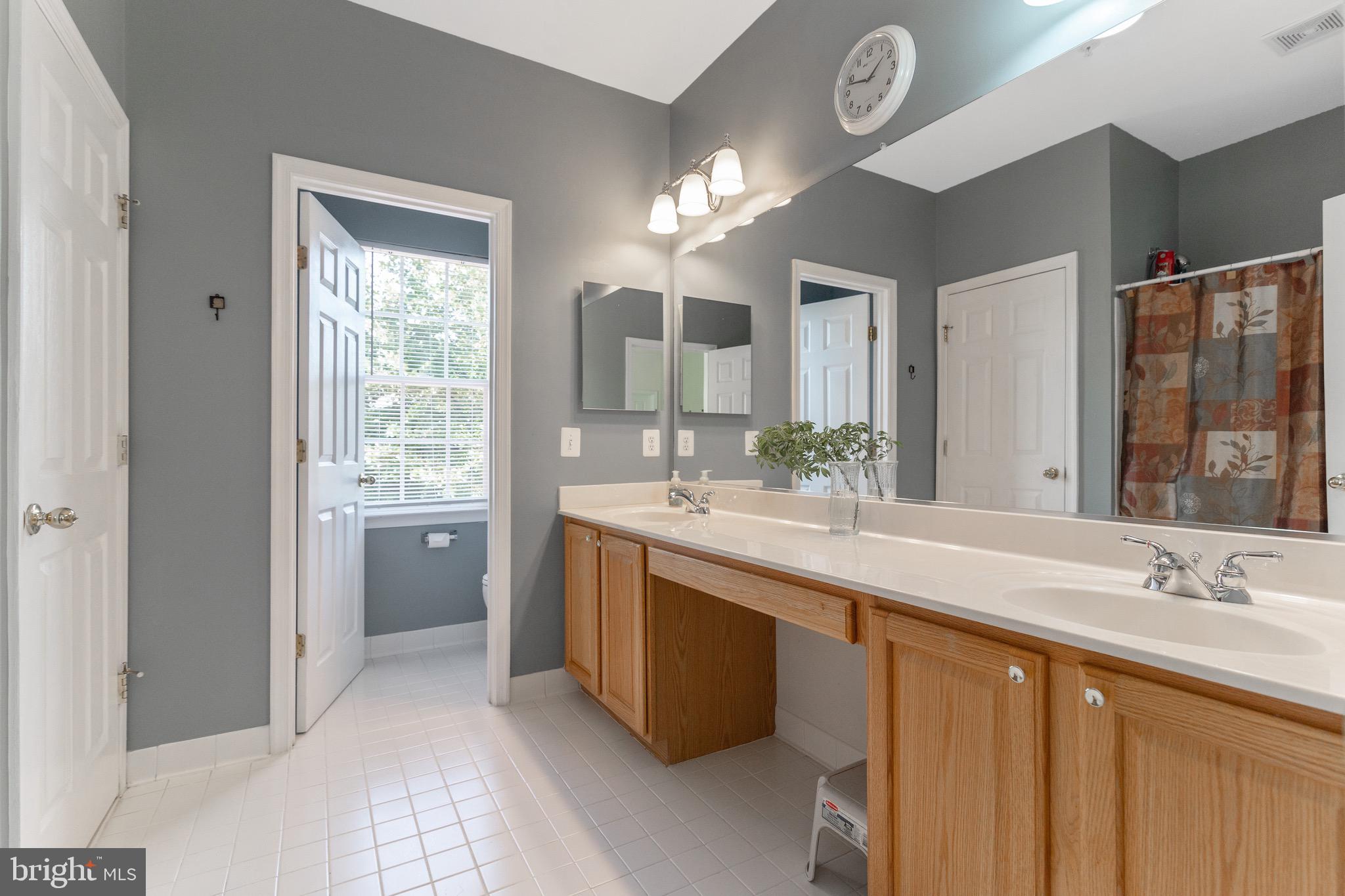 23122 Persimmon Ridge Road Clarksburg, MD 20871 - Photo 27 of 43 Upper Level Full Bath