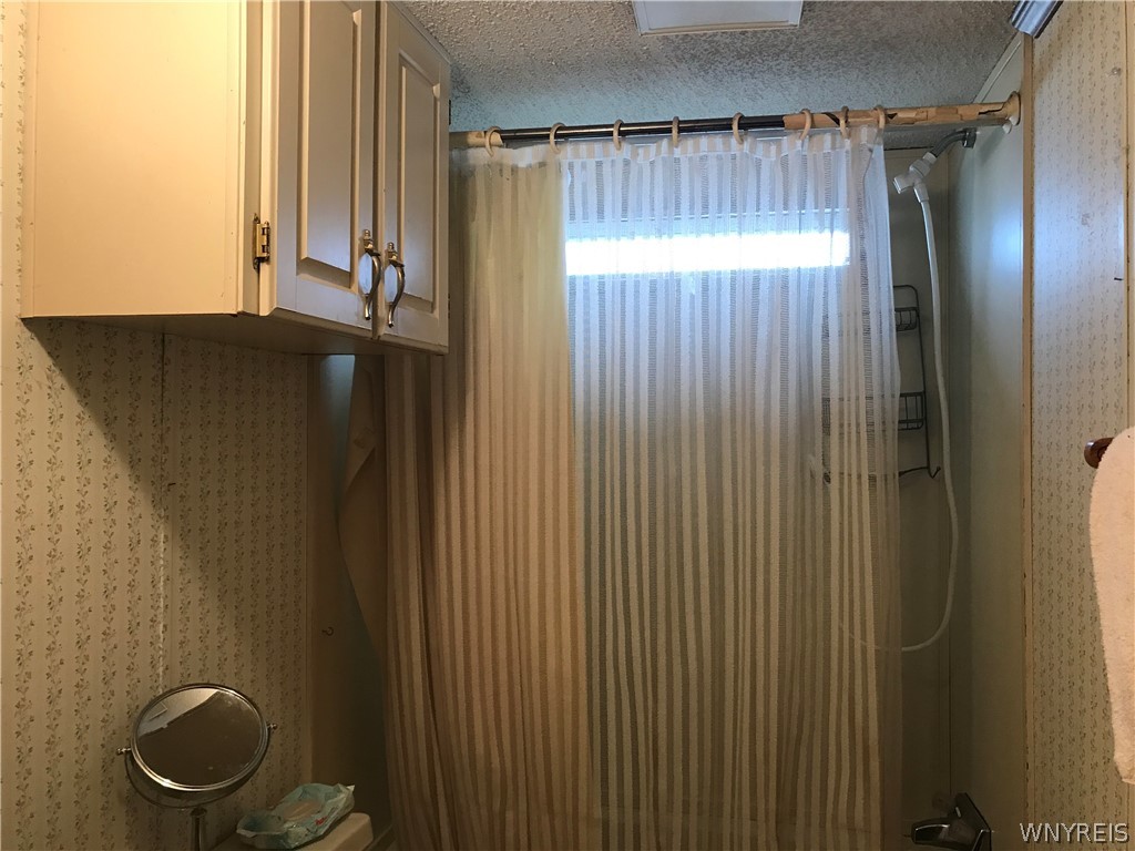 6773 Rapids Road Lockport Town, NY 14094 - Photo 15 of 21