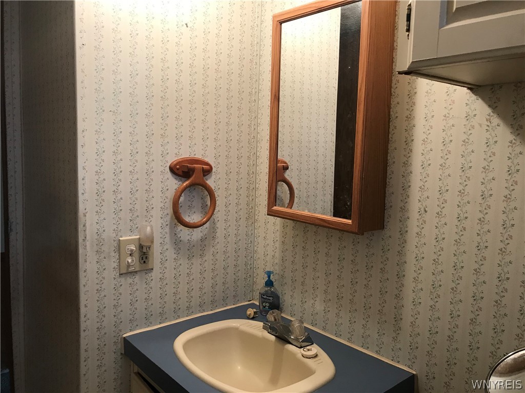 6773 Rapids Road Lockport Town, NY 14094 - Photo 16 of 21