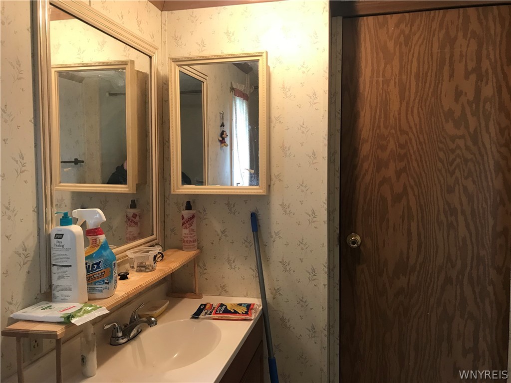 6773 Rapids Road Lockport Town, NY 14094 - Photo 19 of 21