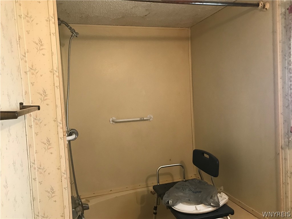 6773 Rapids Road Lockport Town, NY 14094 - Photo 20 of 21