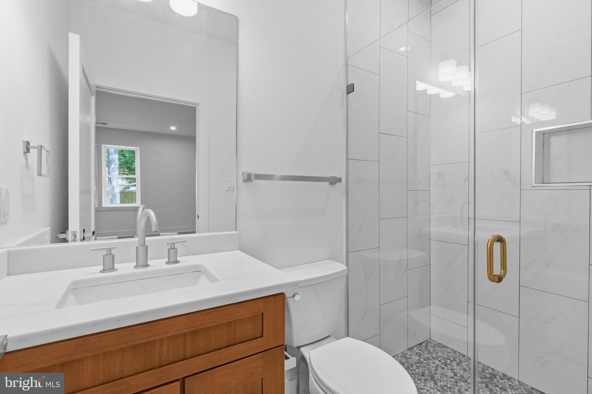 4008 Burke Station Road Fairfax, VA 22032 - Photo 26 of 41 Full Bath