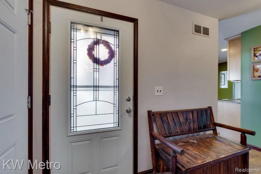 65 Manor Way, Unit 35 Rochester Hills, MI 48309 - Photo 3 of 26