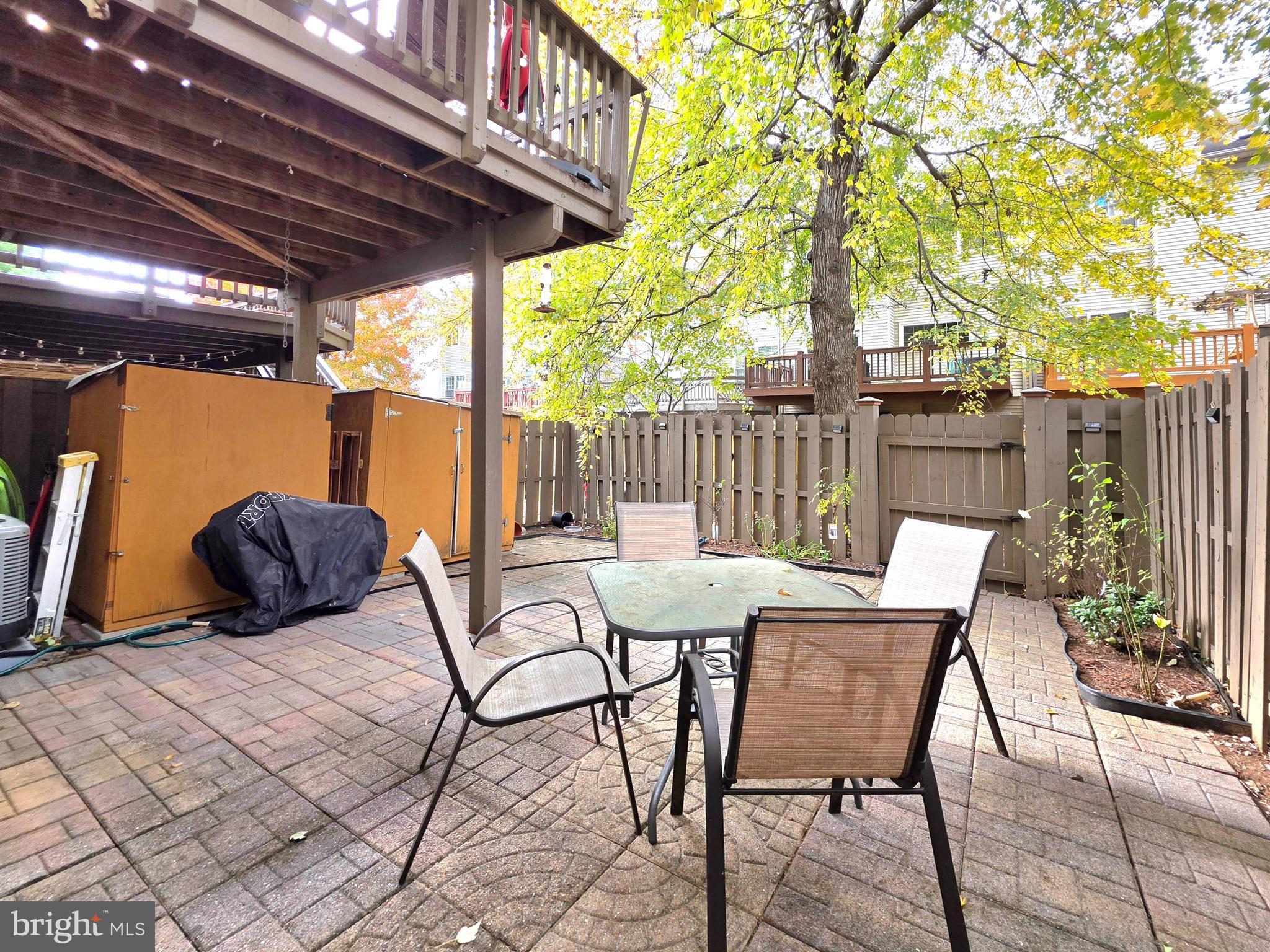 2826 Roesh Way Vienna, VA 22181 - Photo 31 of 36 a view of an outdoor sitting area with furniture