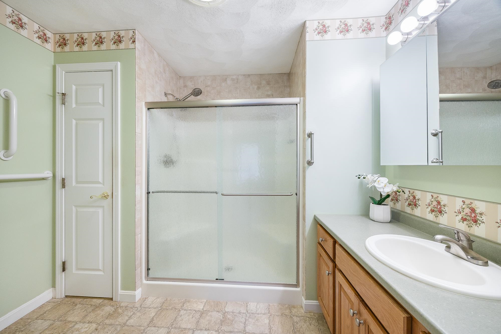 44 Hadleigh Road Windham, NH 03087 - Photo 26 of 47