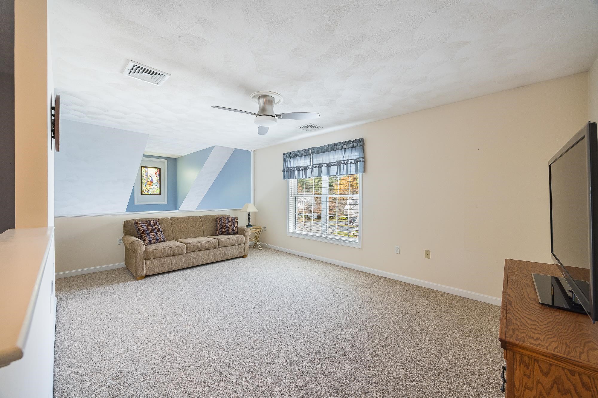 44 Hadleigh Road Windham, NH 03087 - Photo 30 of 47