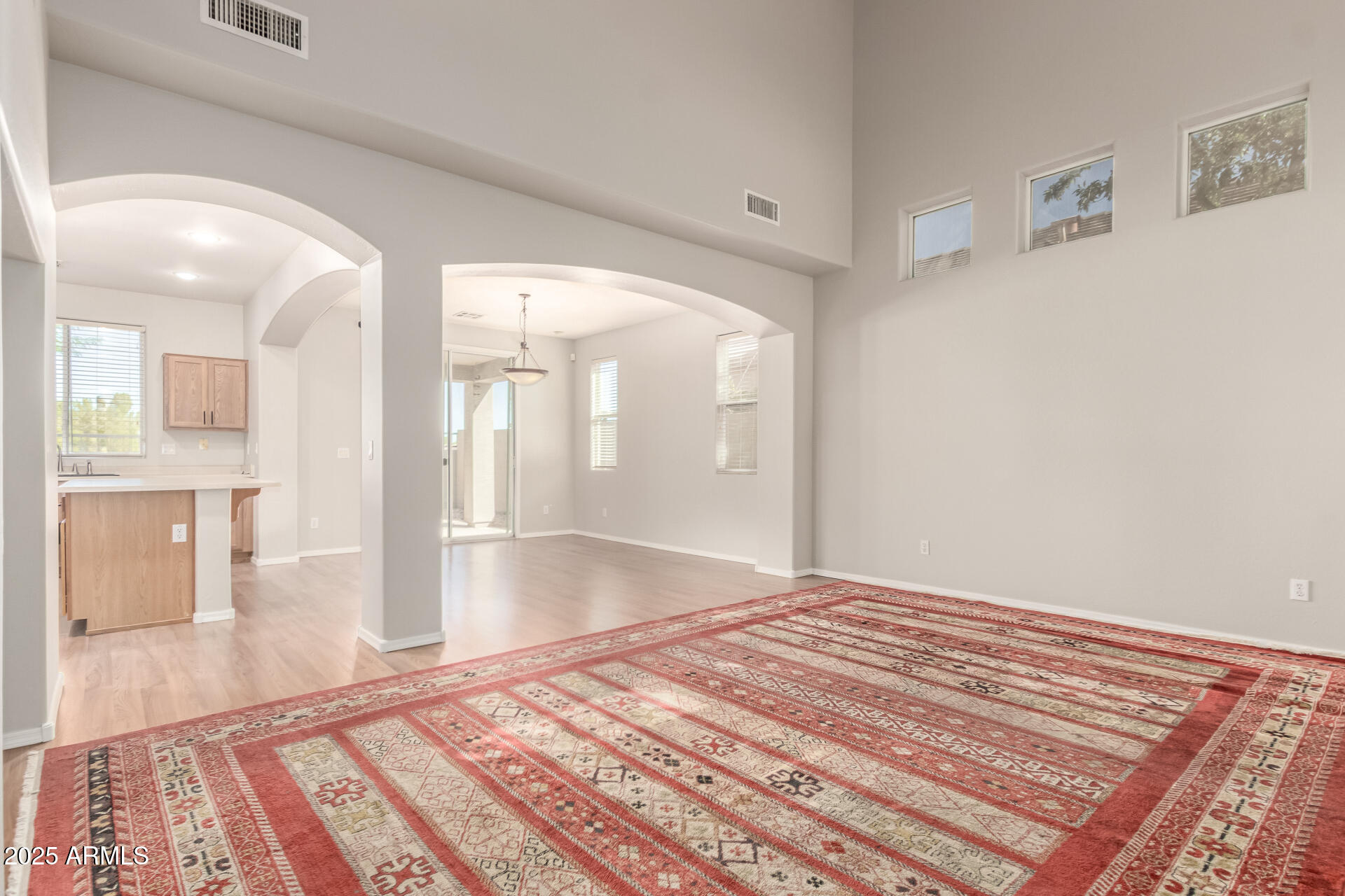 3856 East Minton Street Phoenix, AZ 85042 - Photo 4 of 28 04-Minton