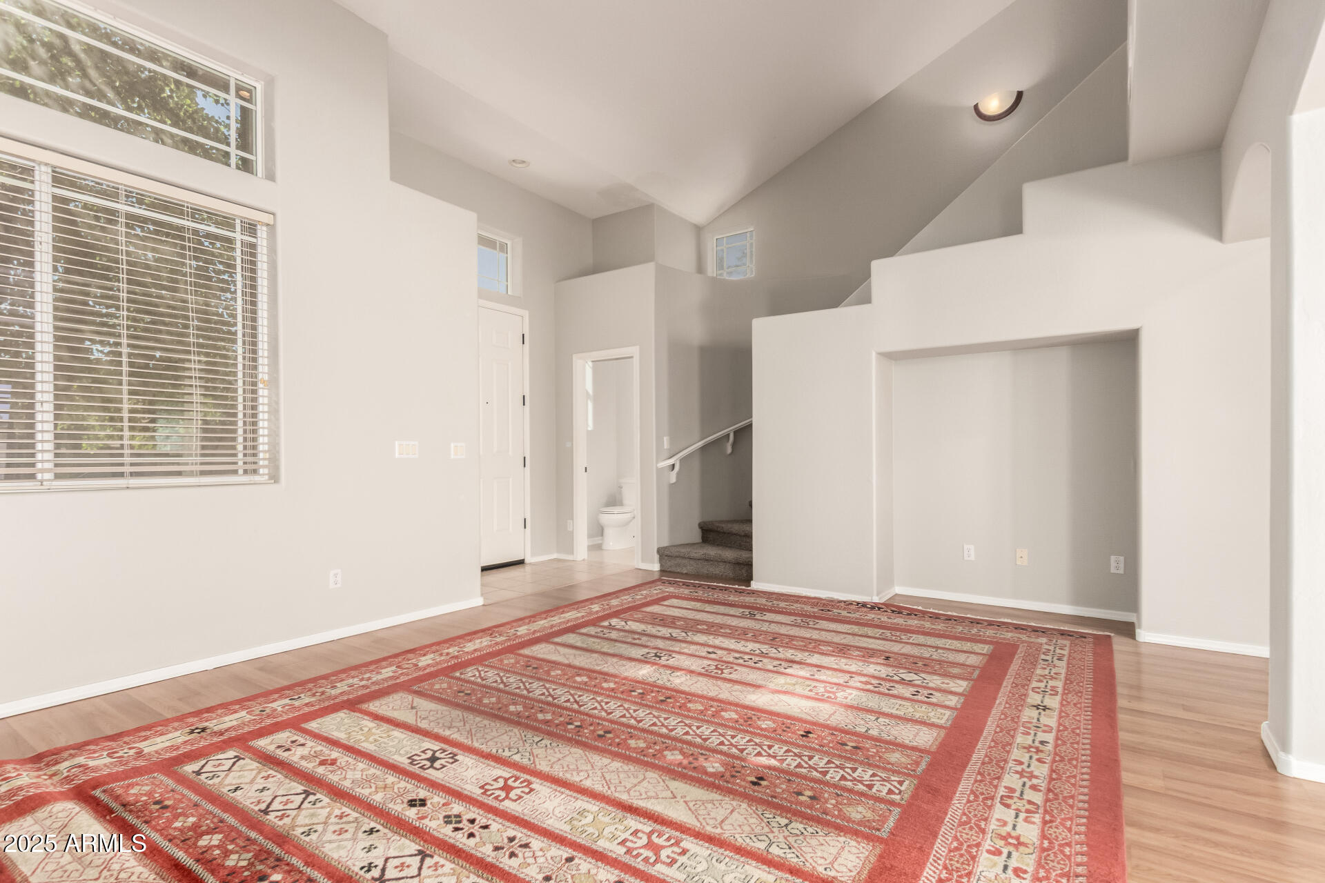 3856 East Minton Street Phoenix, AZ 85042 - Photo 5 of 28 05-Minton