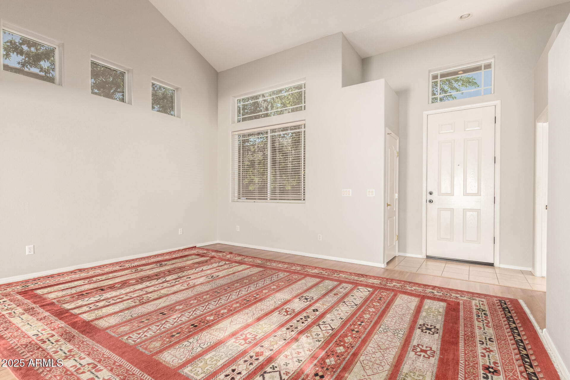 3856 East Minton Street Phoenix, AZ 85042 - Photo 6 of 28 06-Minton