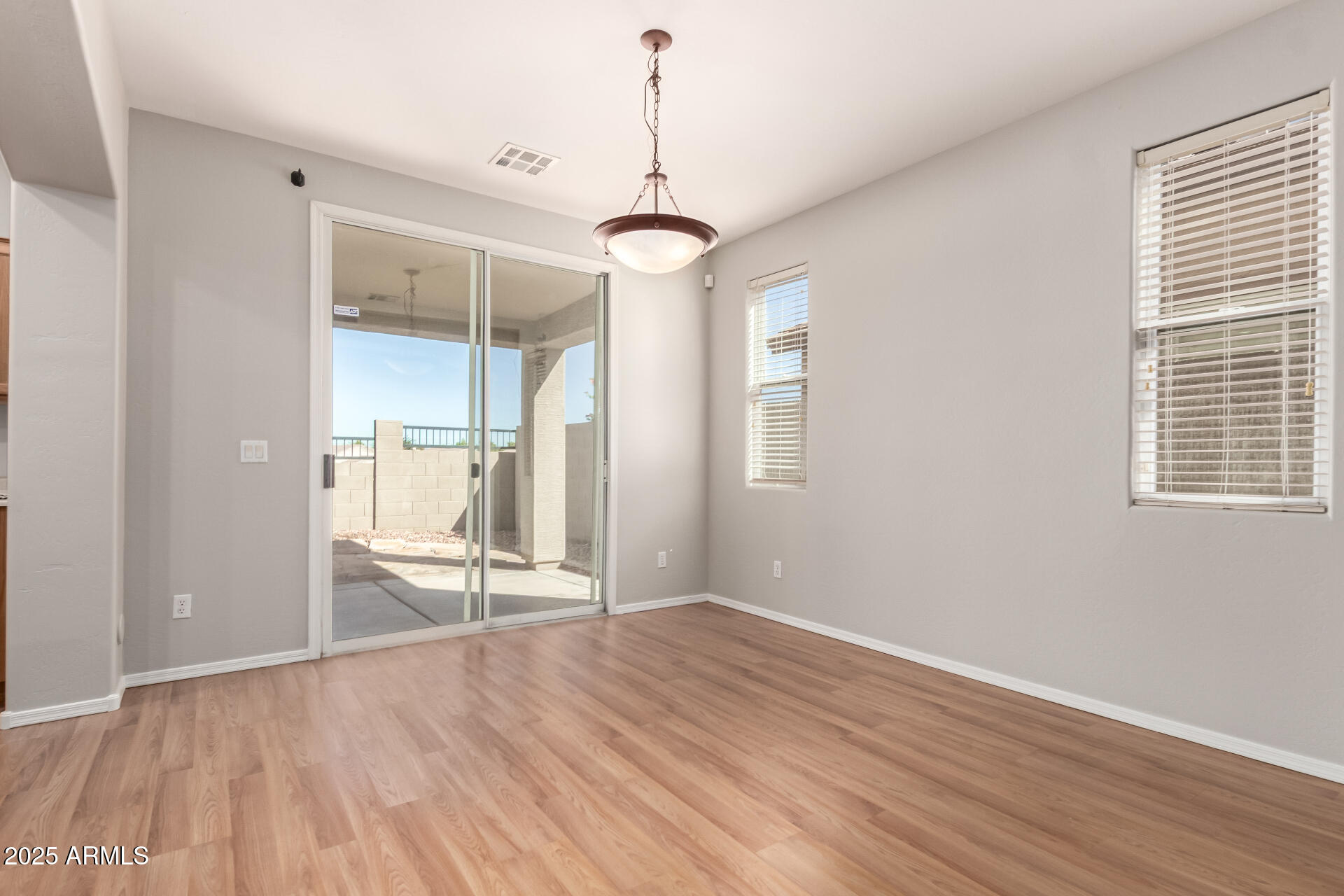 3856 East Minton Street Phoenix, AZ 85042 - Photo 7 of 28 07-Minton