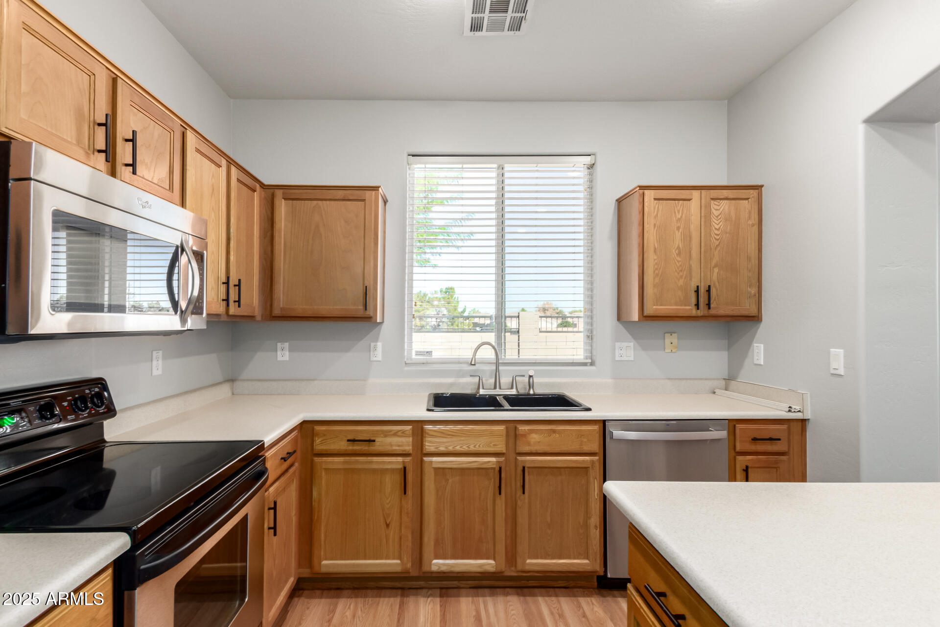 3856 East Minton Street Phoenix, AZ 85042 - Photo 10 of 28 10-Minton