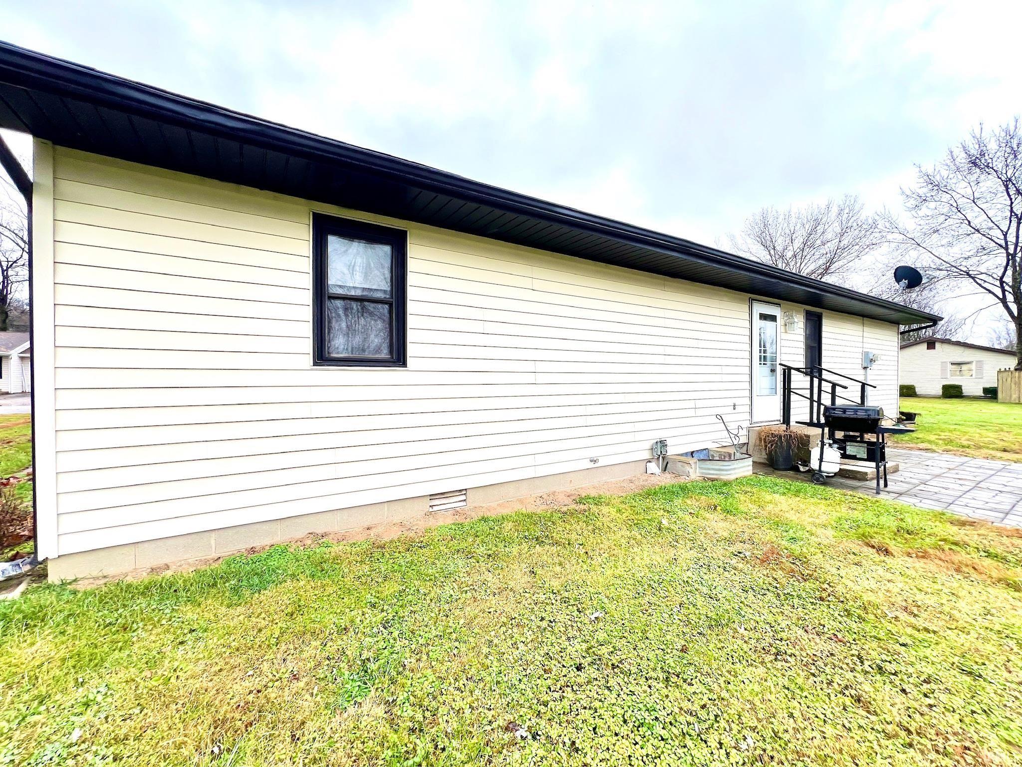 149 Hel Mar Drive Mitchell, IN 47446 - Photo 13 of 36