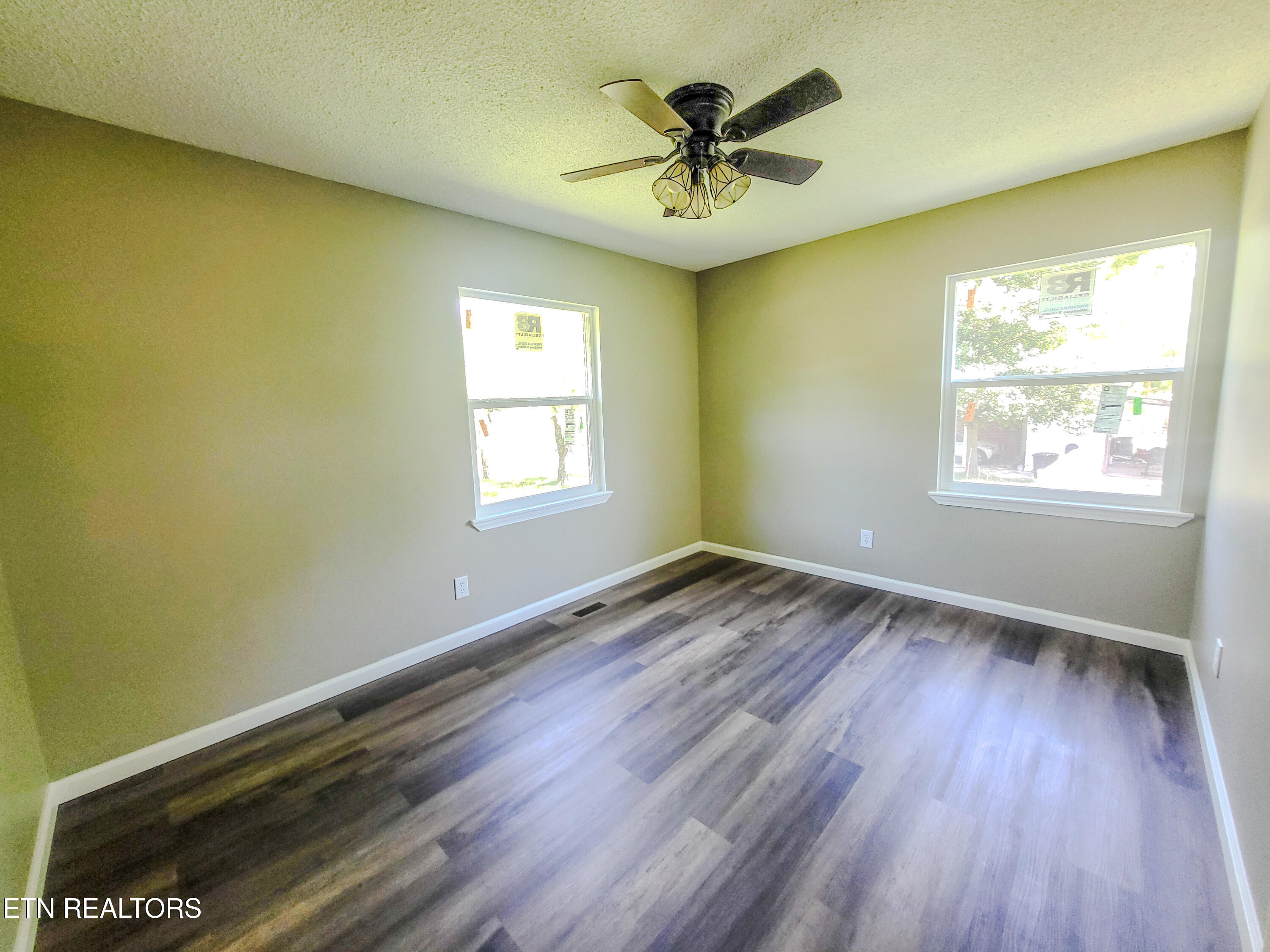 129 Azalea Avenue Dayton, TN 37321 - Photo 25 of 27 Bedroom 2