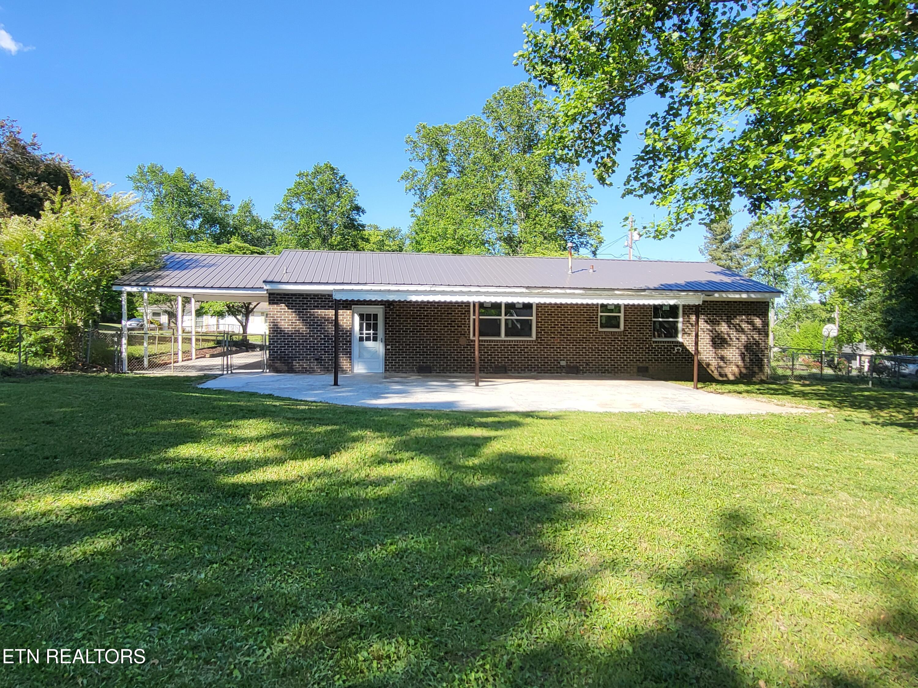 129 Azalea Avenue Dayton, TN 37321 - Photo 3 of 27 Back