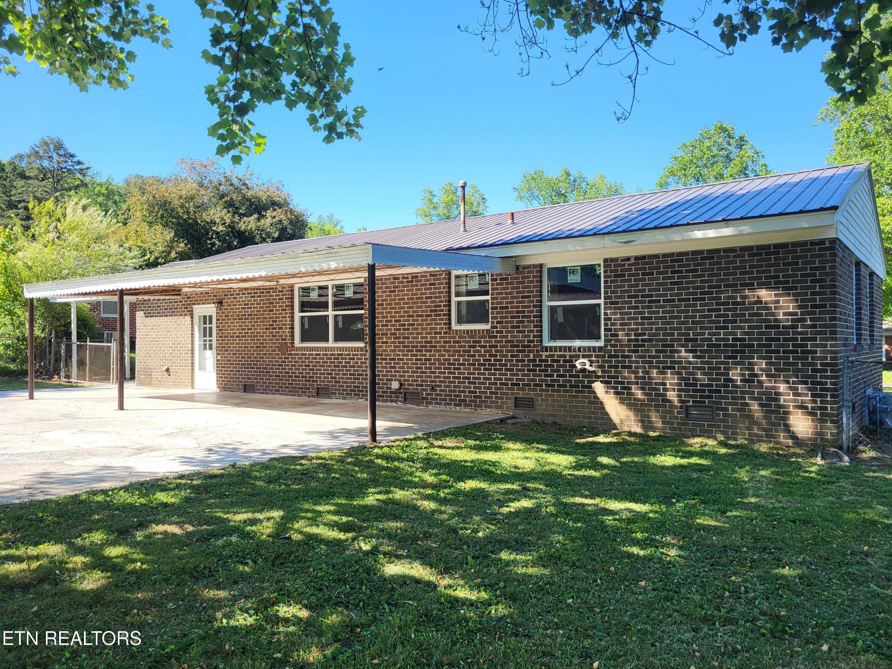 129 Azalea Avenue Dayton, TN 37321 - Photo 5 of 27 Back