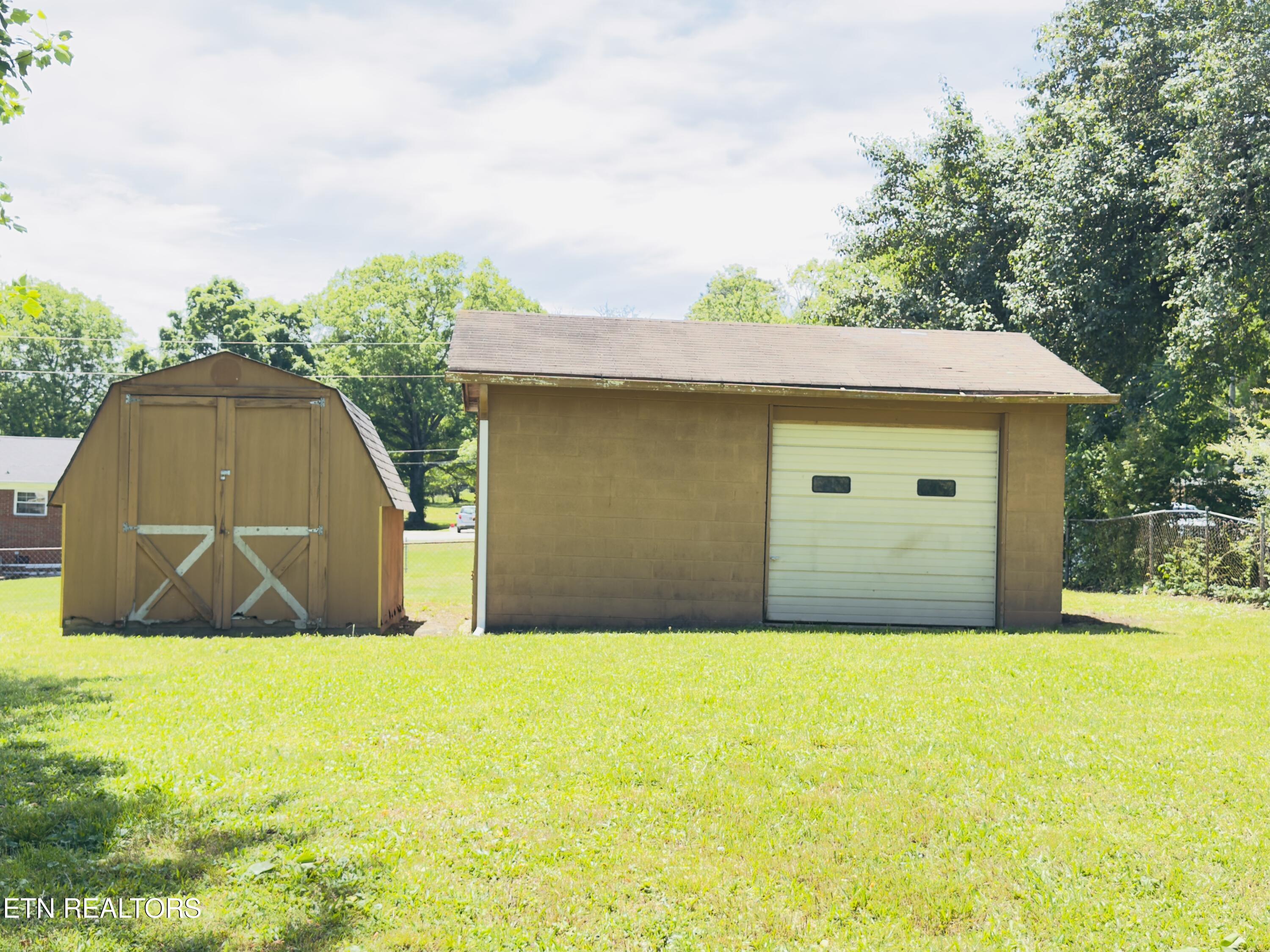 129 Azalea Avenue Dayton, TN 37321 - Photo 6 of 27 Shed & Workshop