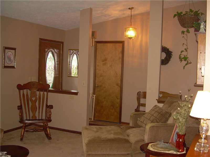 3387 Shaffer Road Ellwood City, PA 16117 - Photo 2 of 22 Entry/Foyer.