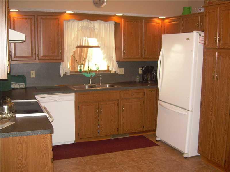 3387 Shaffer Road Ellwood City, PA 16117 - Photo 6 of 22 Kitchen.