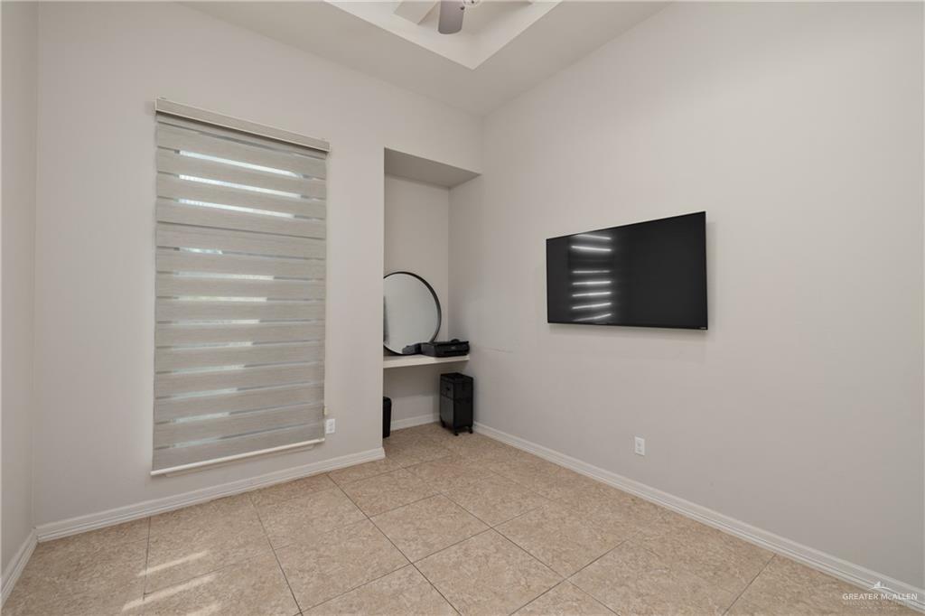 5007 June Court Edinburg, TX 78539 - Photo 10 of 14 a view of a livingroom with furniture
