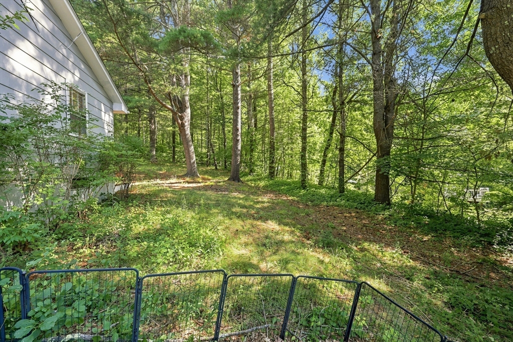 93 Leno Road Holland, MA 01521 - Photo 32 of 42 Gallery Image 32