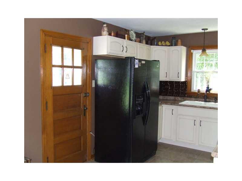 1234 Mission Road Latrobe, PA 15650 - Photo 9 of 16 Kitchen.