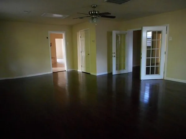 $2,000 | 11226 Concho Street, Houston, TX 77072