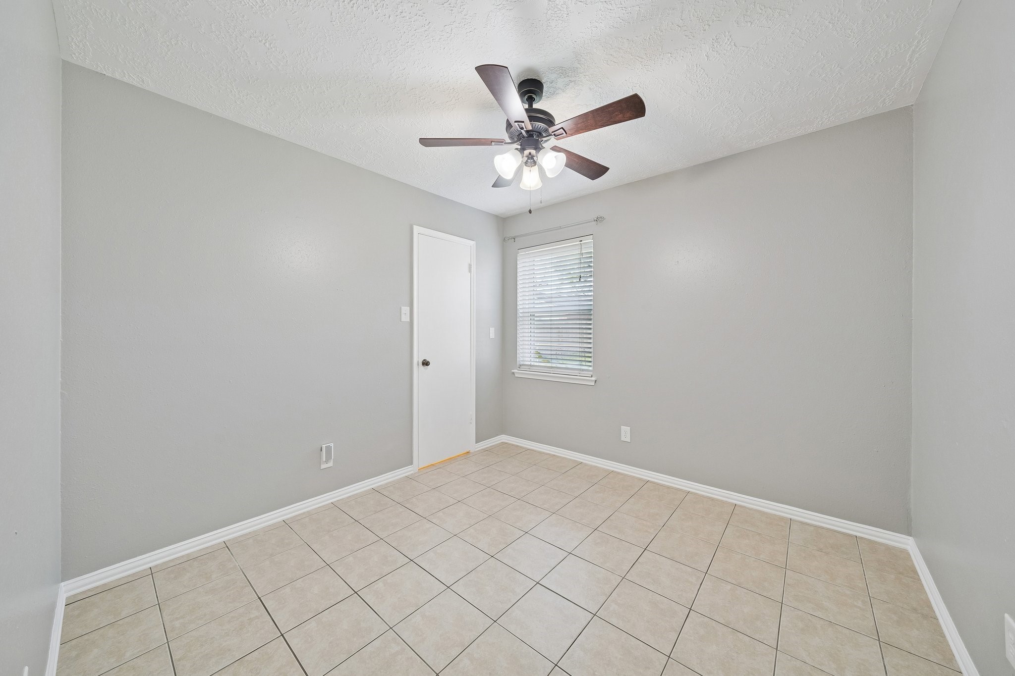 3908 Colorado Avenue Dickinson, TX 77539 - Photo 19 of 25 Bedroom