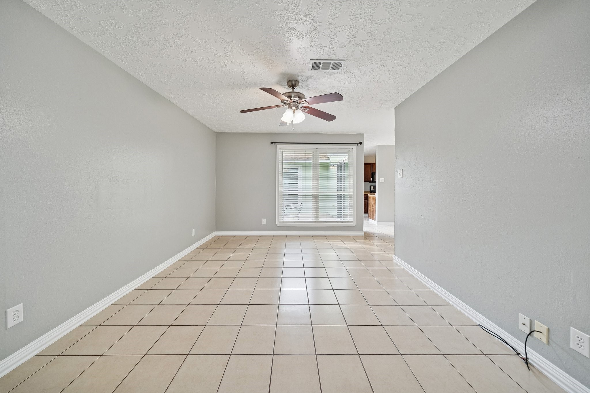3908 Colorado Avenue Dickinson, TX 77539 - Photo 8 of 25 Living Room