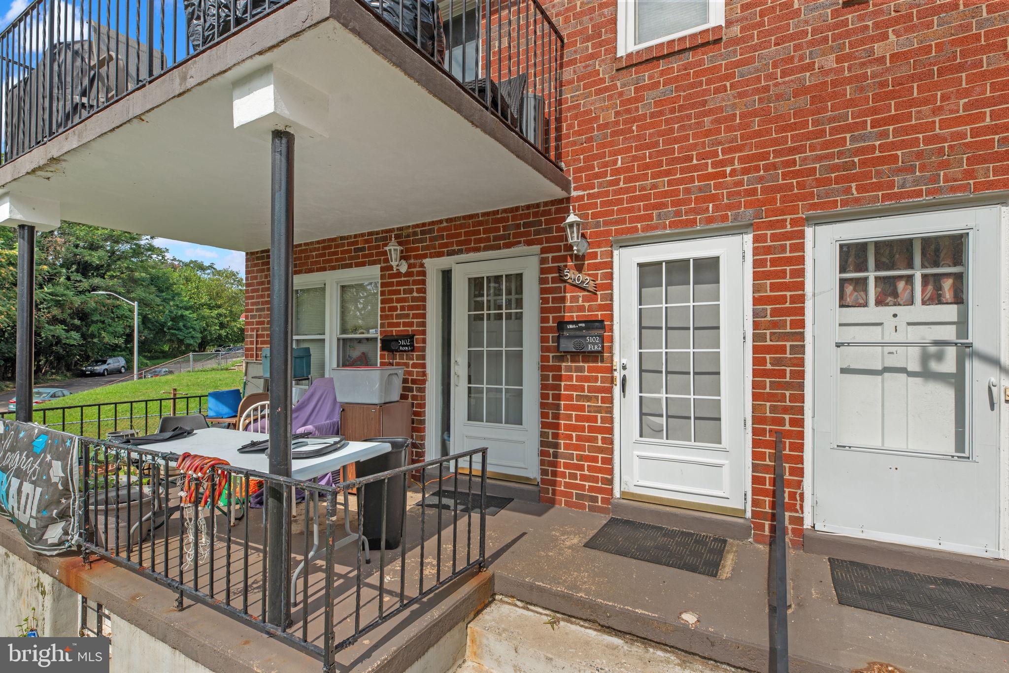 5102 Hillwell Road Baltimore, MD 21229 - Photo 3 of 19 Gallery Image 3