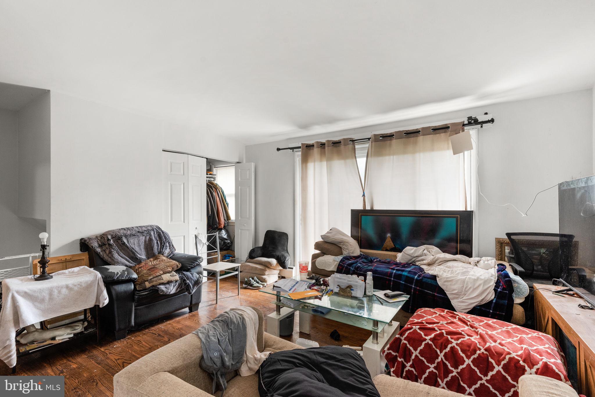 5102 Hillwell Road Baltimore, MD 21229 - Photo 7 of 19 Gallery Image 7