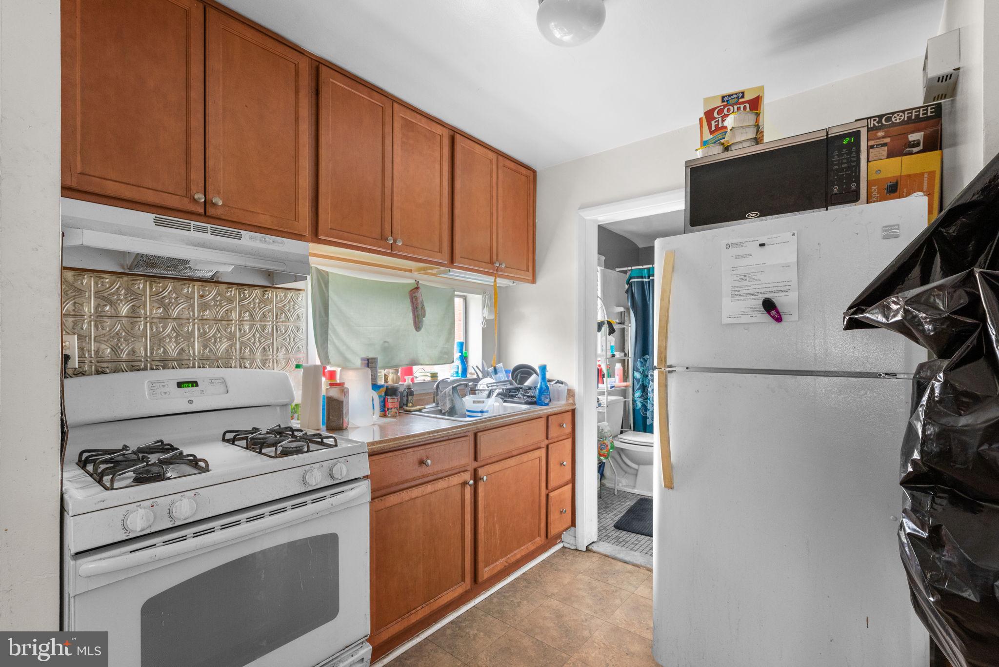 5102 Hillwell Road Baltimore, MD 21229 - Photo 8 of 19 Gallery Image 8