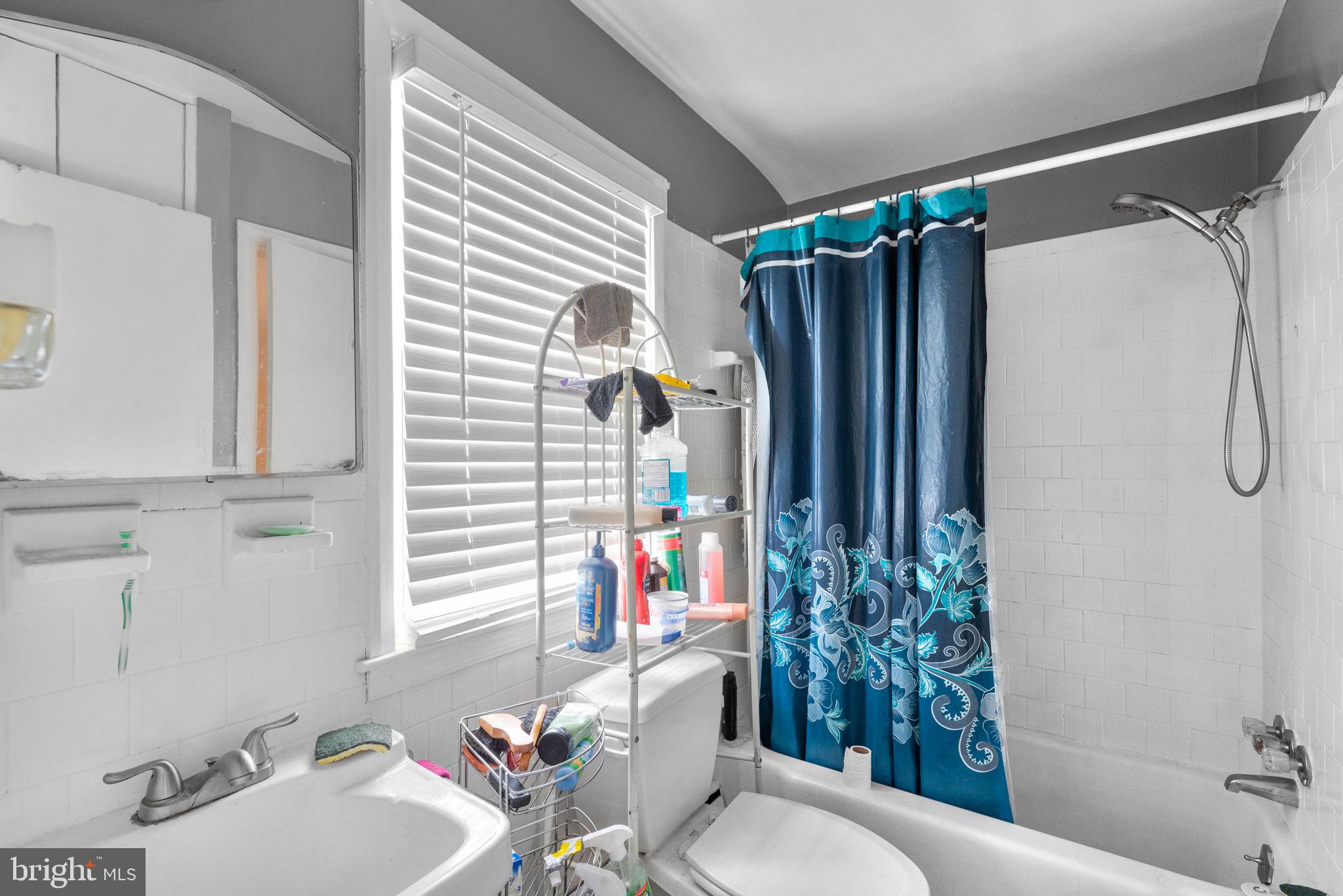 5102 Hillwell Road Baltimore, MD 21229 - Photo 10 of 19 Gallery Image 10