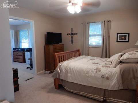 1868 Tahyio Road Owosso, MI 48867 - Photo 21 of 48 20441208-20.JPG