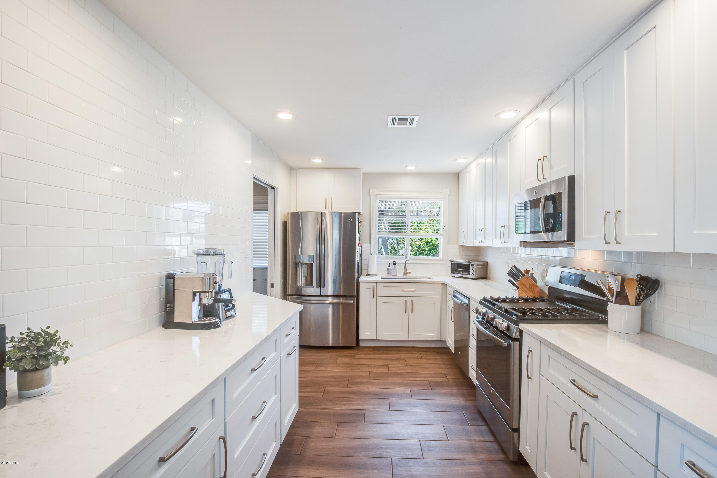 902 East Rovey Avenue Phoenix, AZ 85014 - Photo 10 of 24 Designer Touches