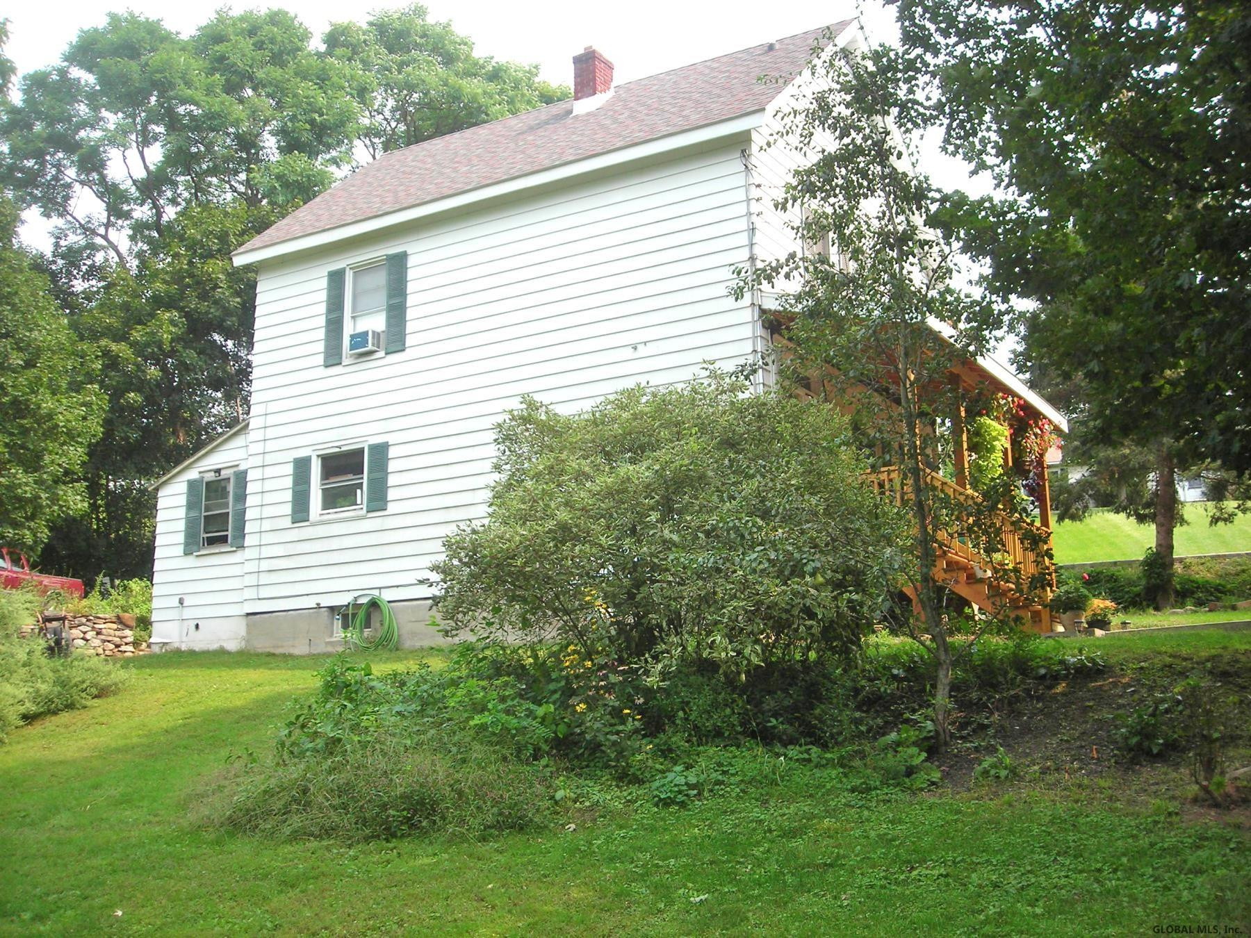 32 Rensselaer Street Hoosick Falls, NY 12090 - Photo 3 of 13 Photo 3