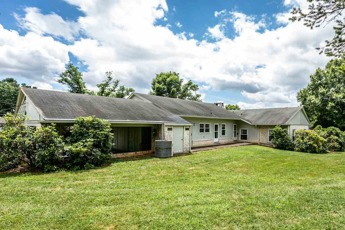 885 Shawnee Road Waynesboro, VA 22980 - Photo 5 of 50 Gallery Image 5