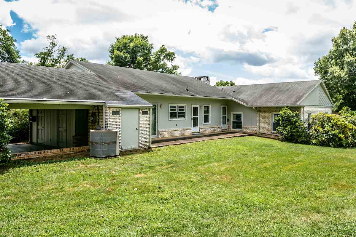 885 Shawnee Road Waynesboro, VA 22980 - Photo 7 of 50 Gallery Image 7