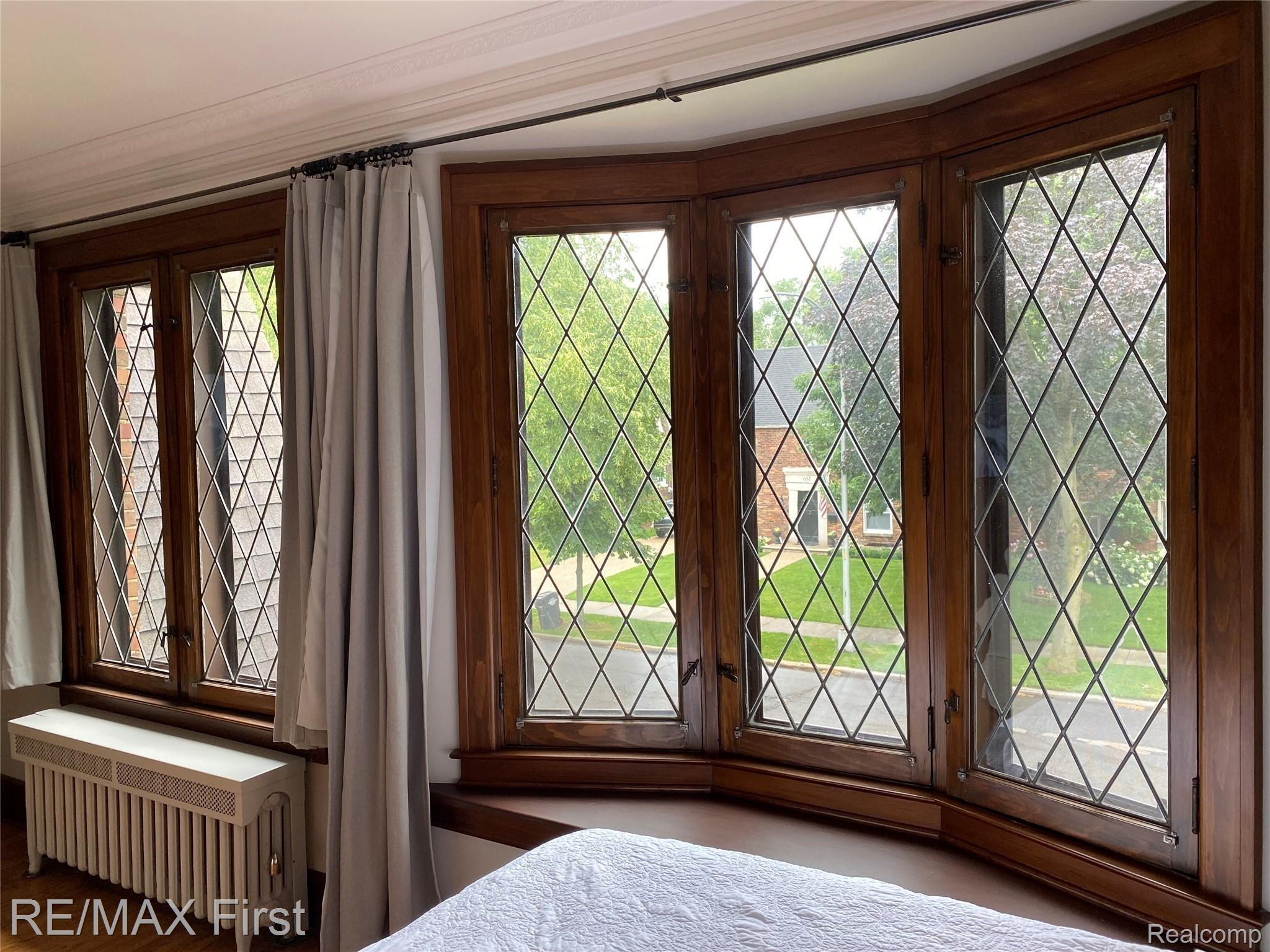 240 Fisher Road Grosse Pointe, MI 48230 - Photo 36 of 54 Windows View 2.jpg