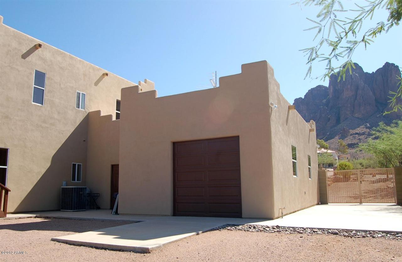 3636 North La Barge Road Apache Junction, AZ 85119 - Photo 8 of 14 Garage